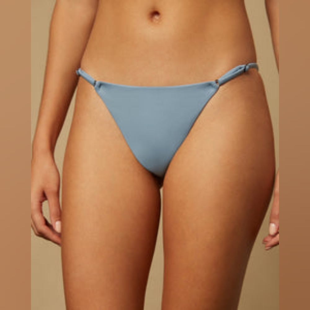 Onia Hannah Bikini Bottom (M) in Faded Denim